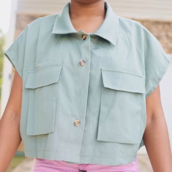 SHEIN Curve 2XL Sage Green Sleeveless Utility Crop Button Down Top Pockets - Picture 1 of 7
